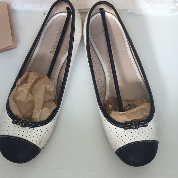 Prada two tone b&w ballet flats w/ box and bag - Picture 2 of 7